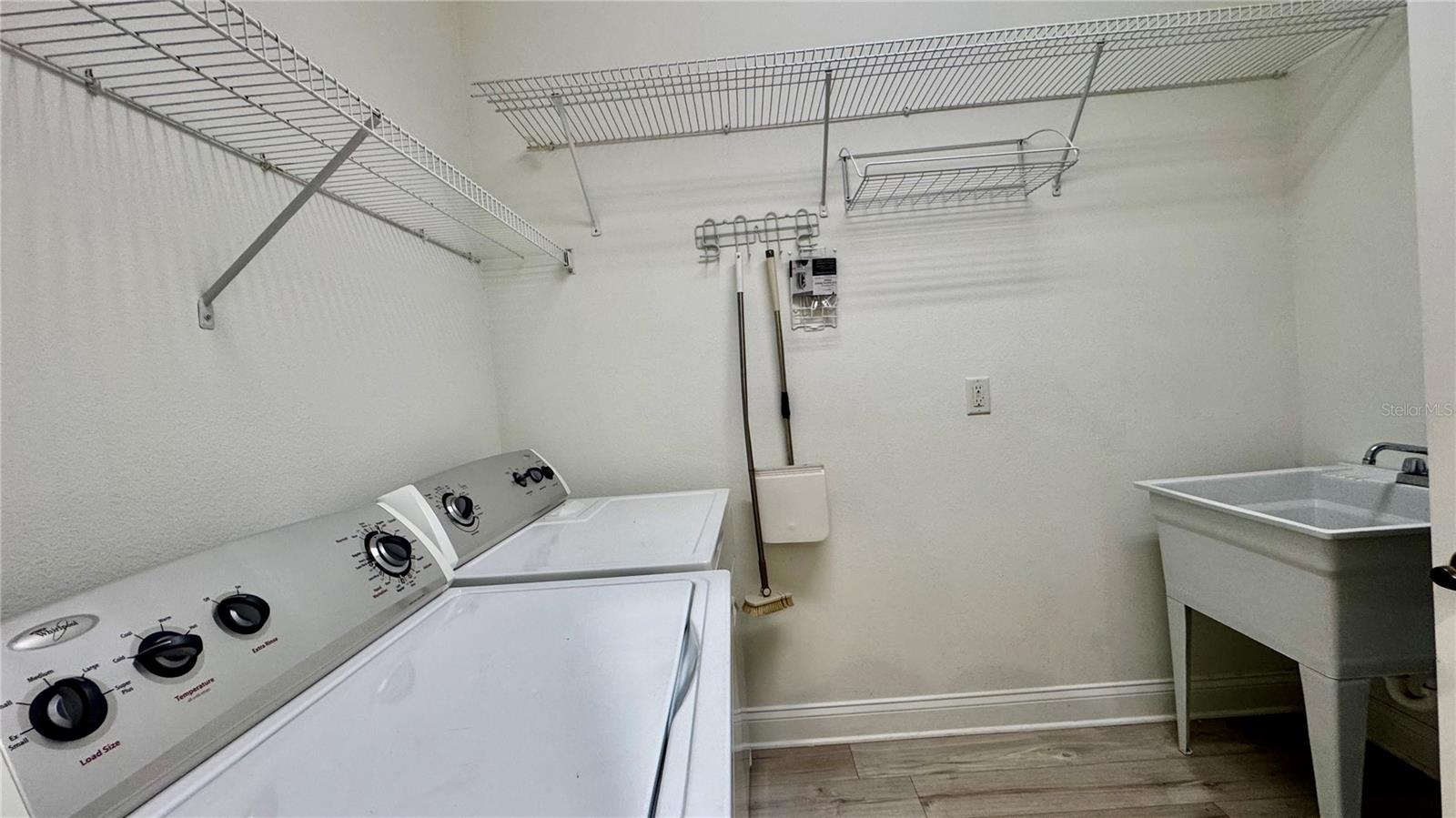 TOSCANA W - Residential Lease