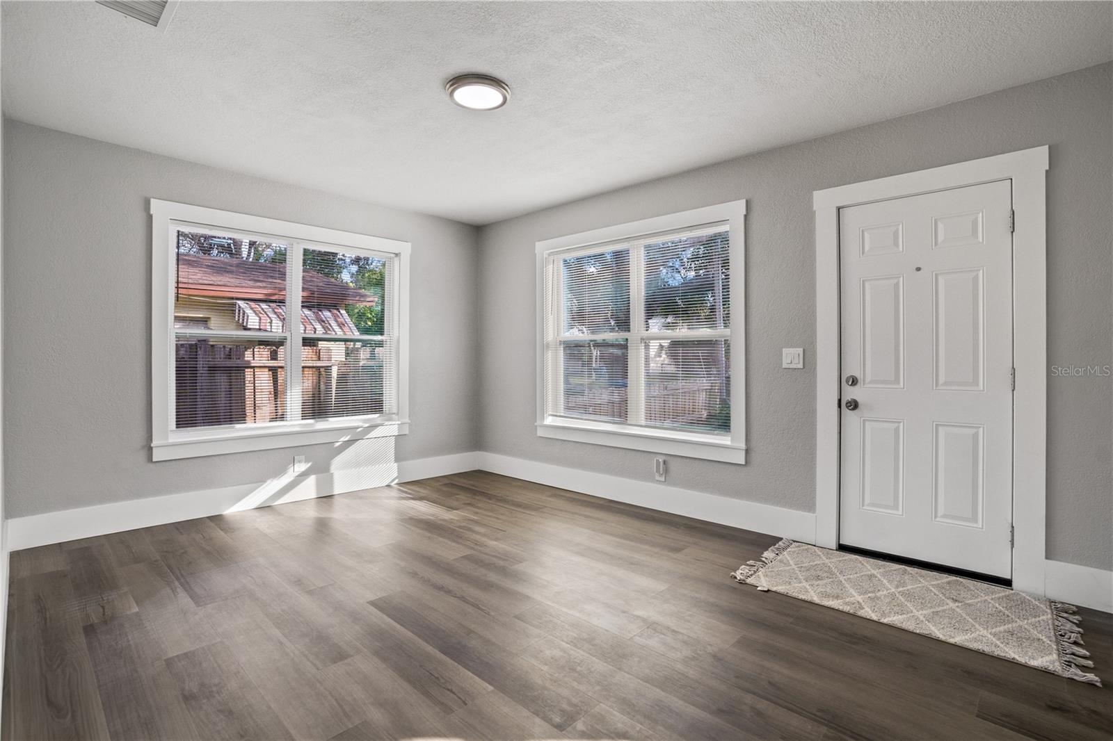 HIGHLAND PARK - Residential Income