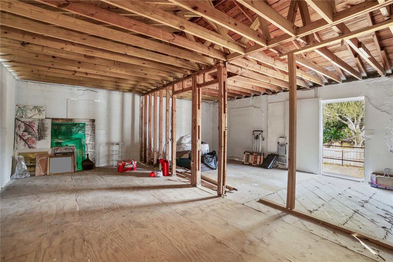 HIGHLAND PARK - Residential Income