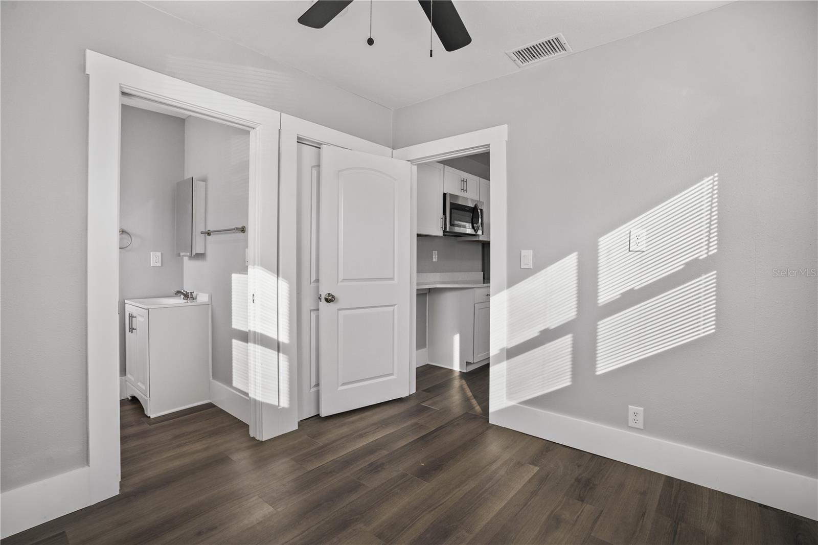 HIGHLAND PARK - Residential Income