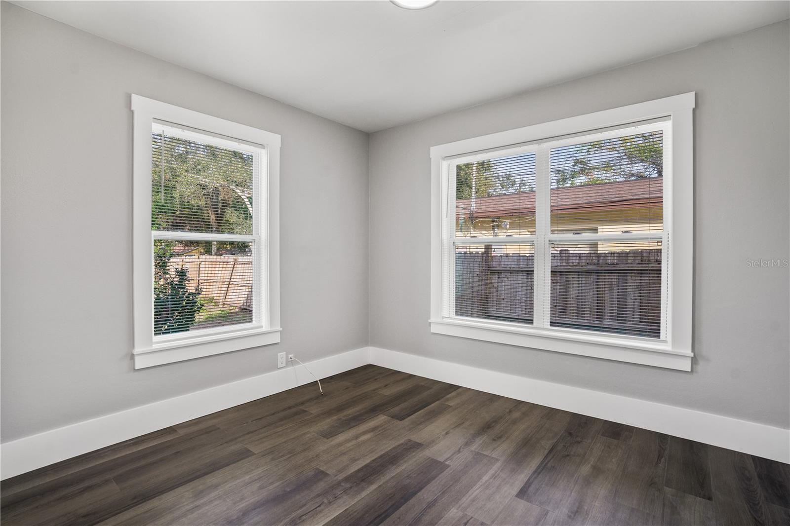 HIGHLAND PARK - Residential Income