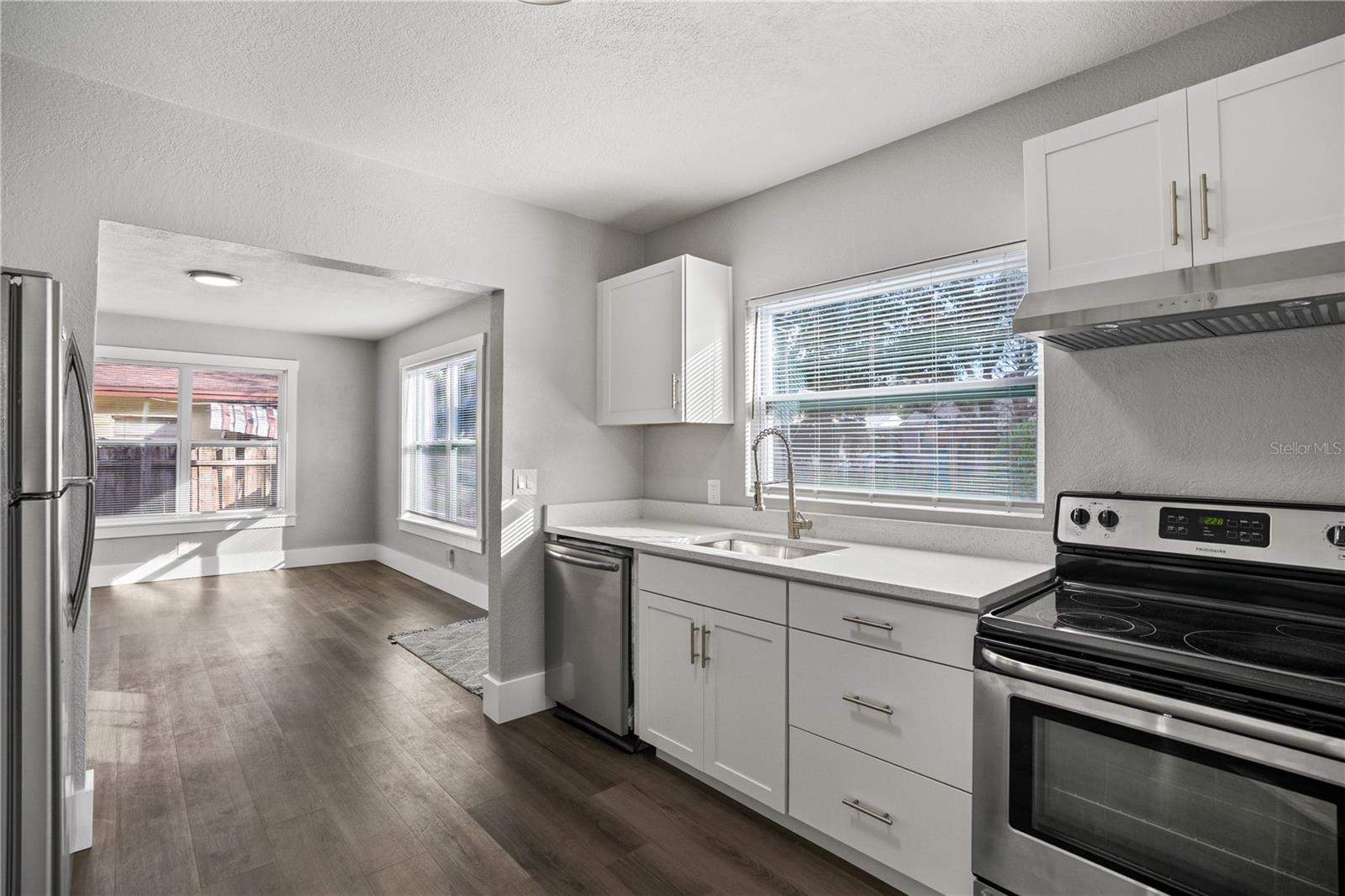 HIGHLAND PARK - Residential Income