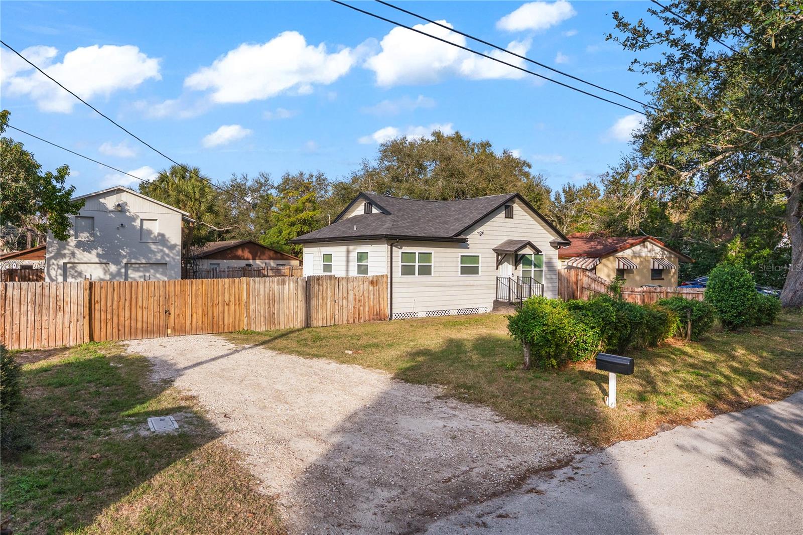 HIGHLAND PARK - Residential Income