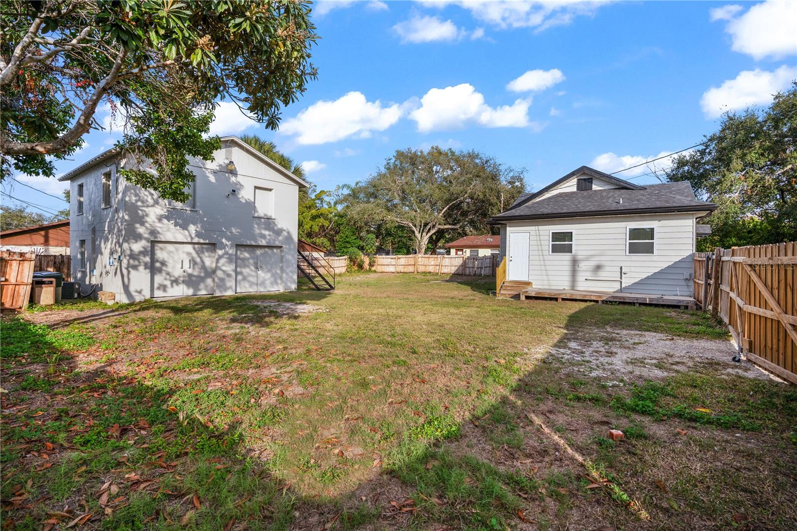 HIGHLAND PARK - Residential Income