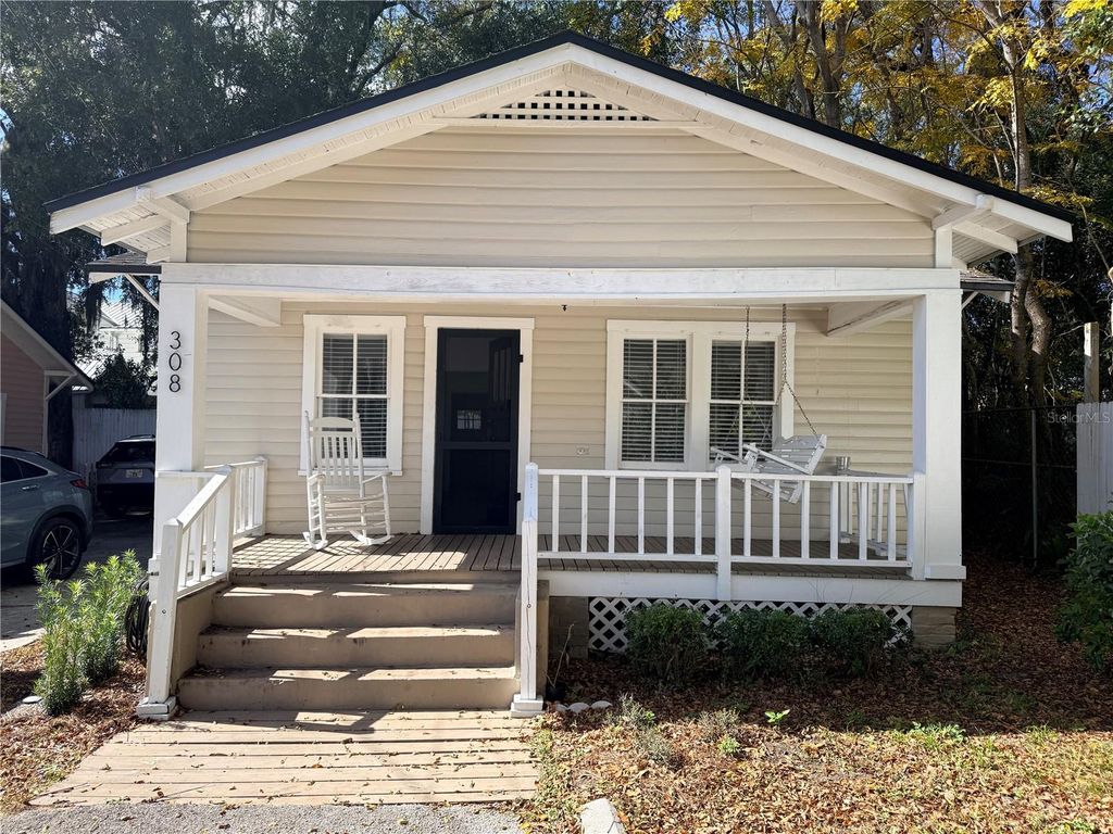 Photo of 308 Page Court, Deland, FL 32720 (MLS # V4946992)