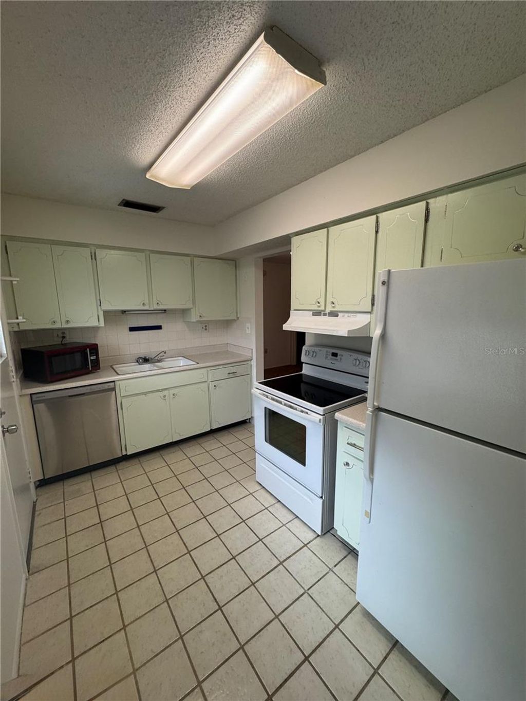 Photo of 1126 King Arthur Court #413, Dunedin, FL 34698 (MLS # TB8497210)