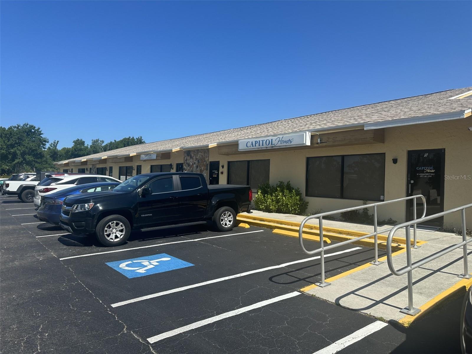 PINE PLAZA - Commercial Sale