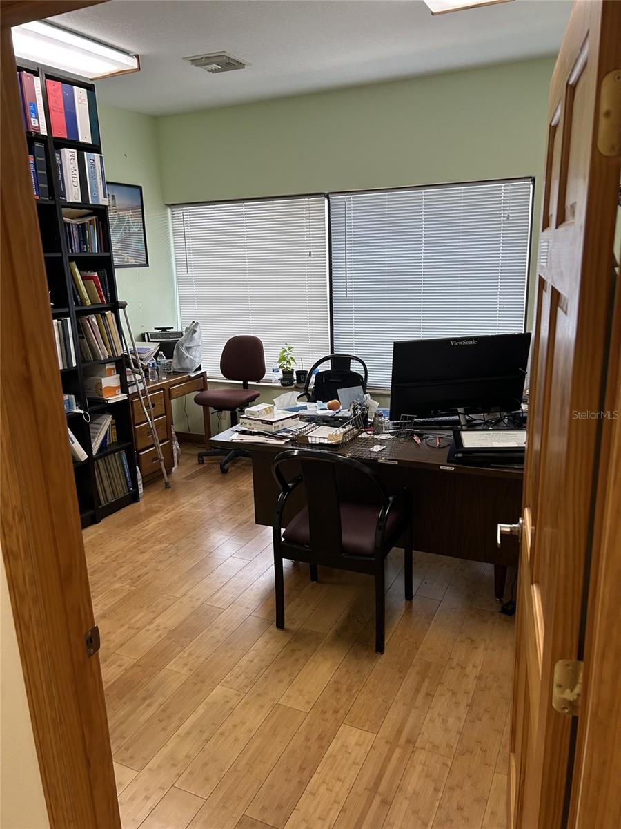 PINE PLAZA - Commercial Sale