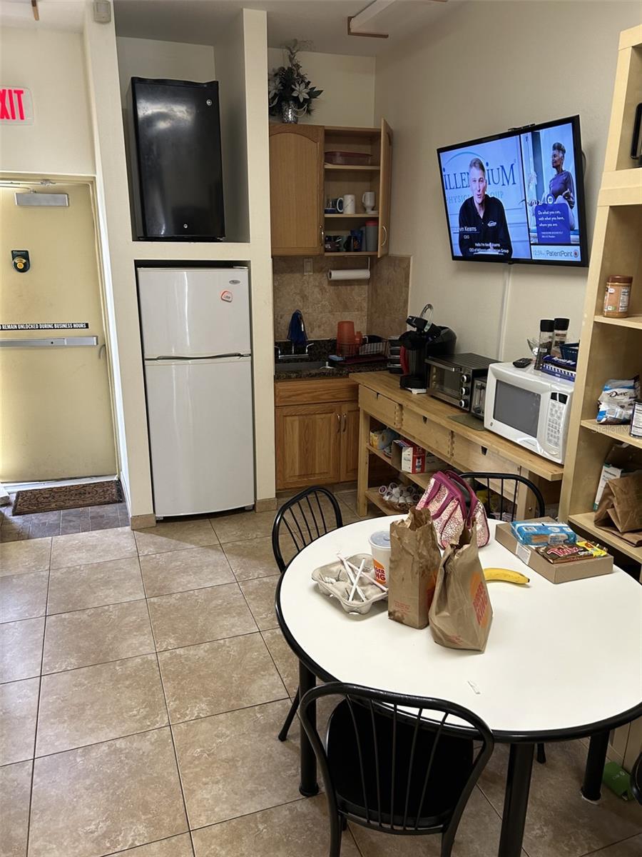 PINE PLAZA - Commercial Sale