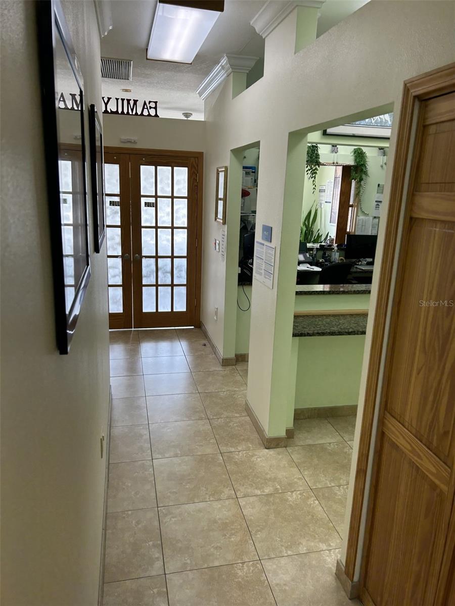 PINE PLAZA - Commercial Sale