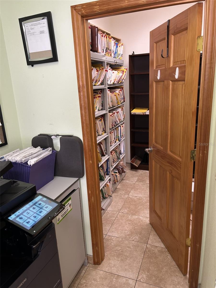 PINE PLAZA - Commercial Sale