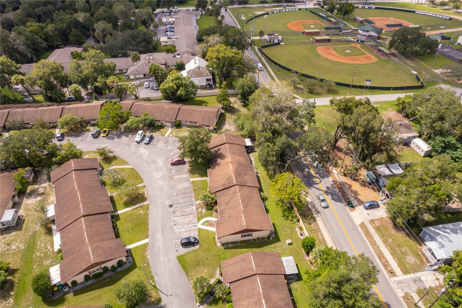 6 VILLA VILLAR COURT 60
