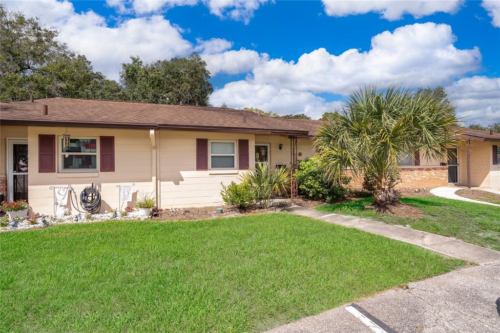 Photo of 6 Villa Villar Court #60, Deland, FL 32724 (MLS # V4951394)