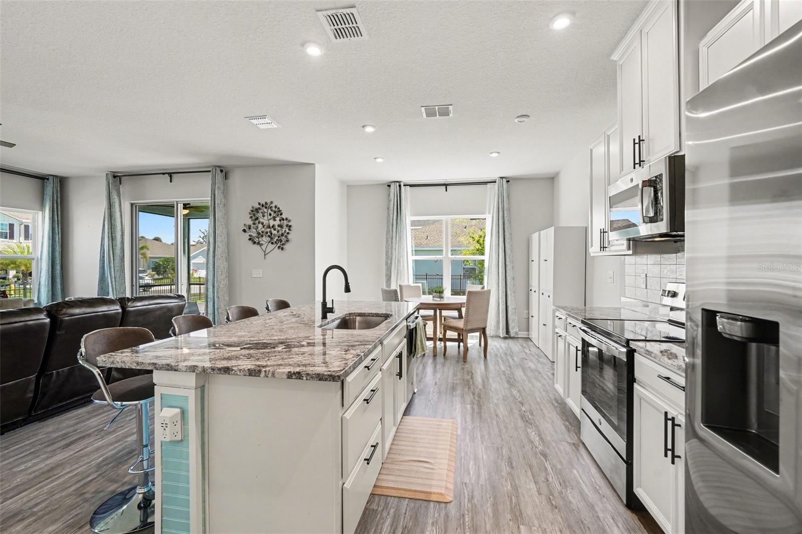 SUMMERWOODS - Residential