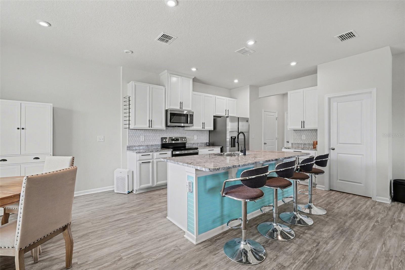 SUMMERWOODS - Residential