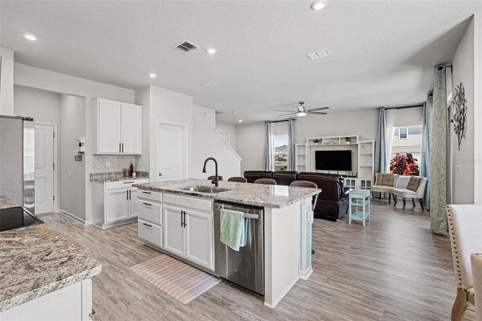 SUMMERWOODS - Residential