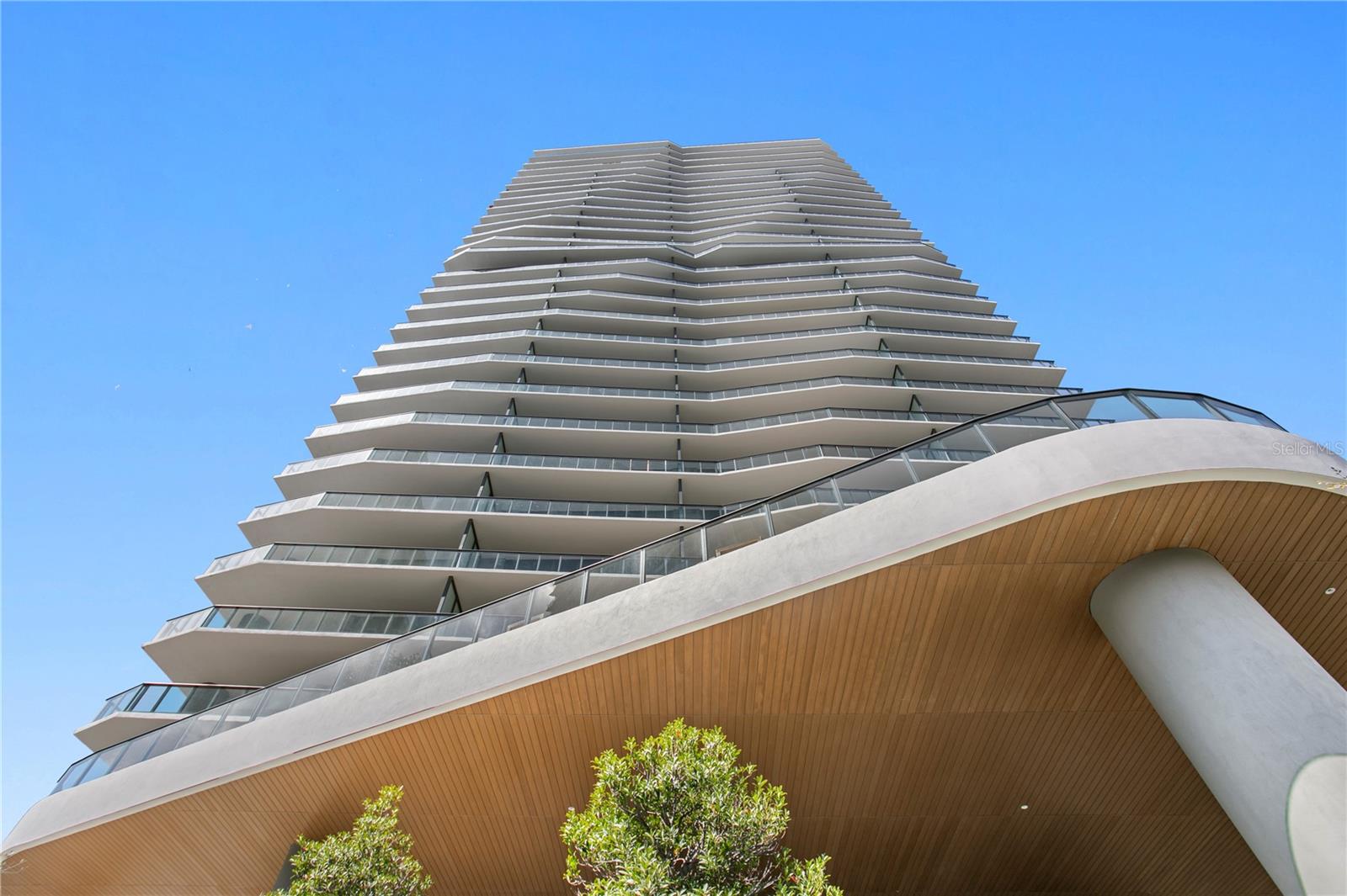 3015 S YSABELLA AVENUE 2002