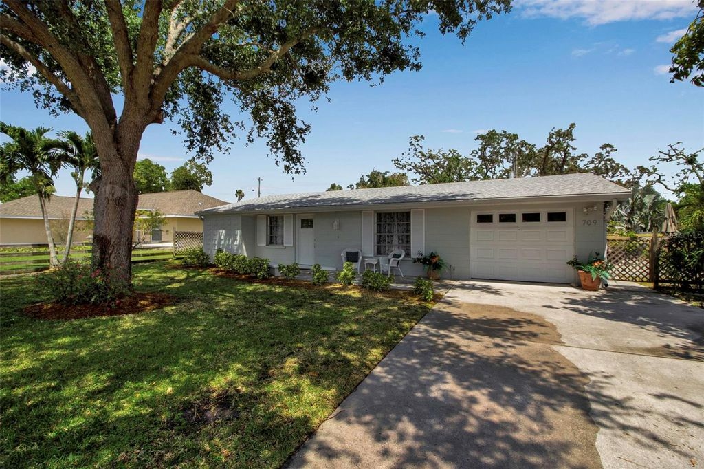 Photo of 709 84th Street NW, Bradenton, FL 34209 (MLS # A4650619)