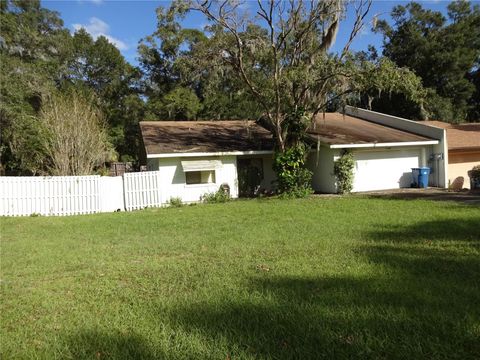 A home in DELAND