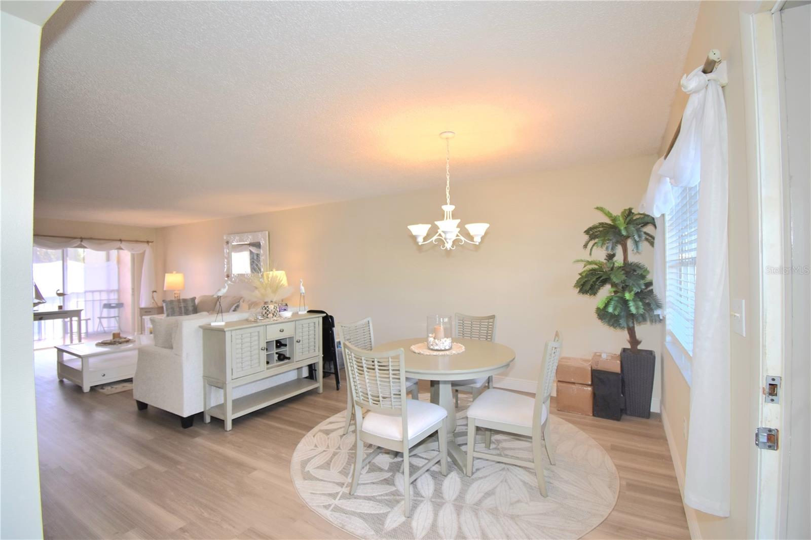 952 VIRGINIA STREET 209