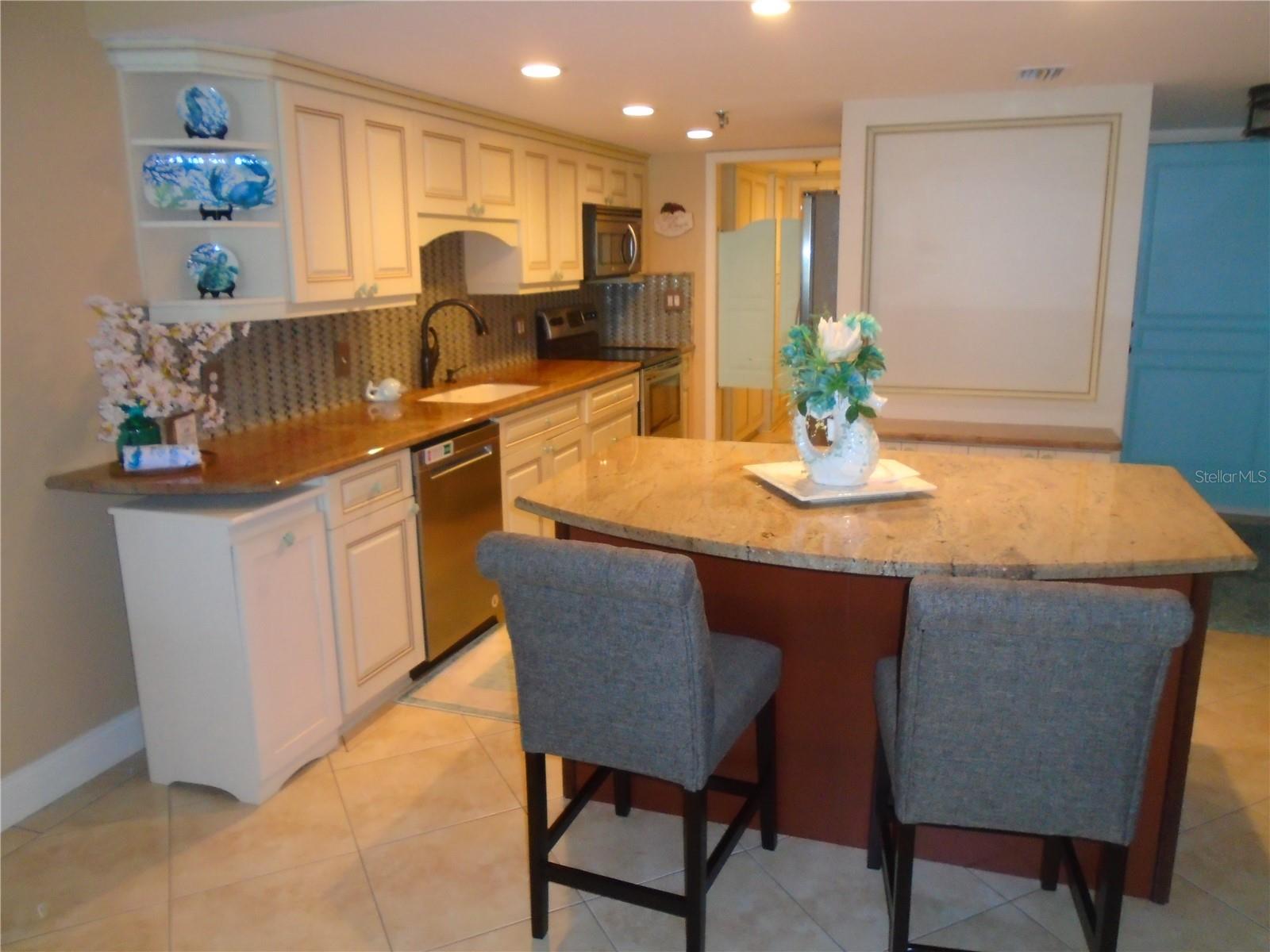 15400 GULF BOULEVARD 502
