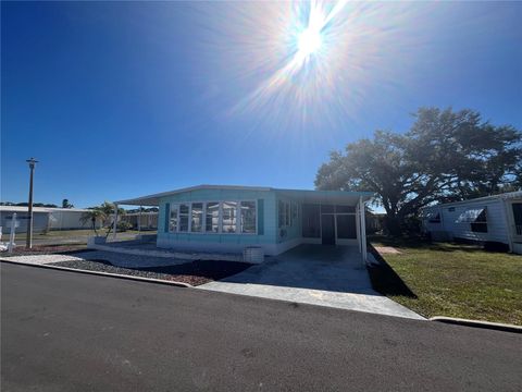 Photo of 518 Cervina Drive N, Venice, FL 34285 (MLS # N6141281)