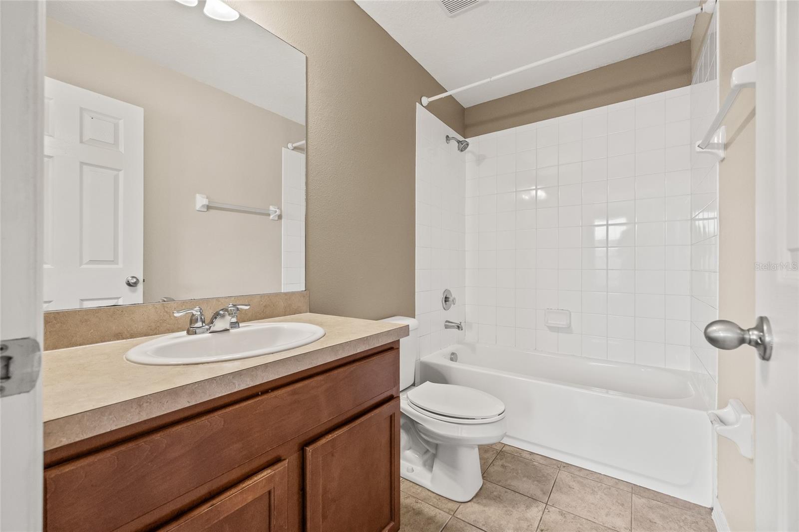 FISHHAWK RANCH TWNHMS PH - Residential