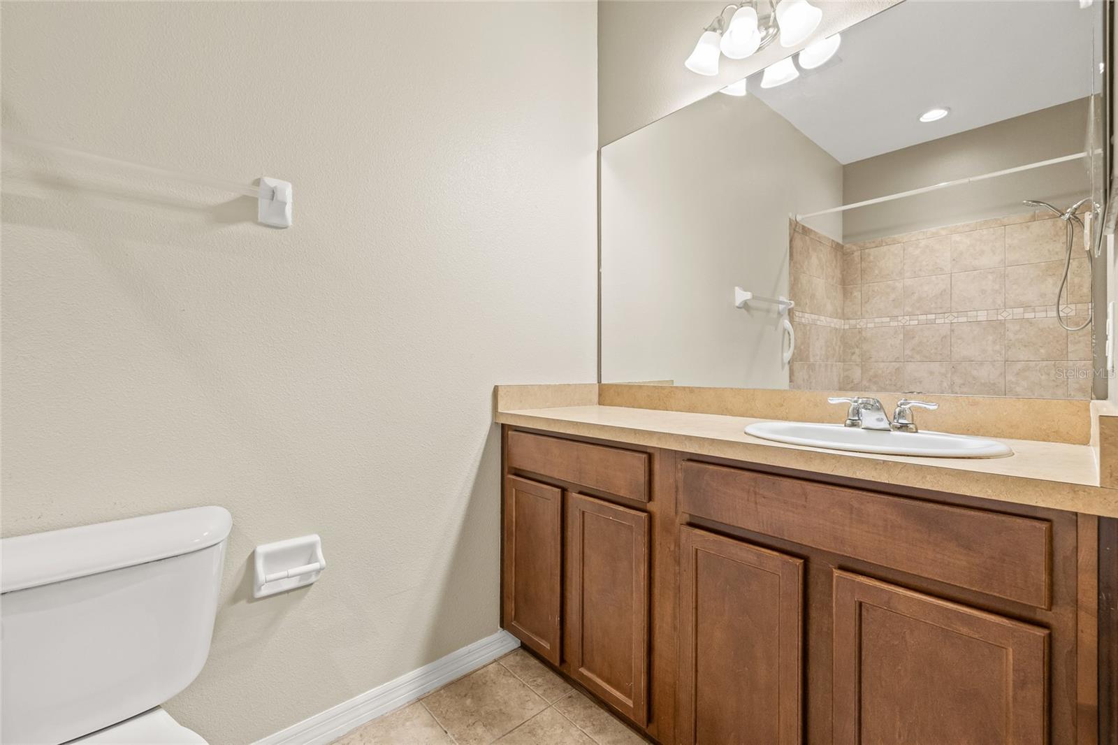 FISHHAWK RANCH TWNHMS PH - Residential