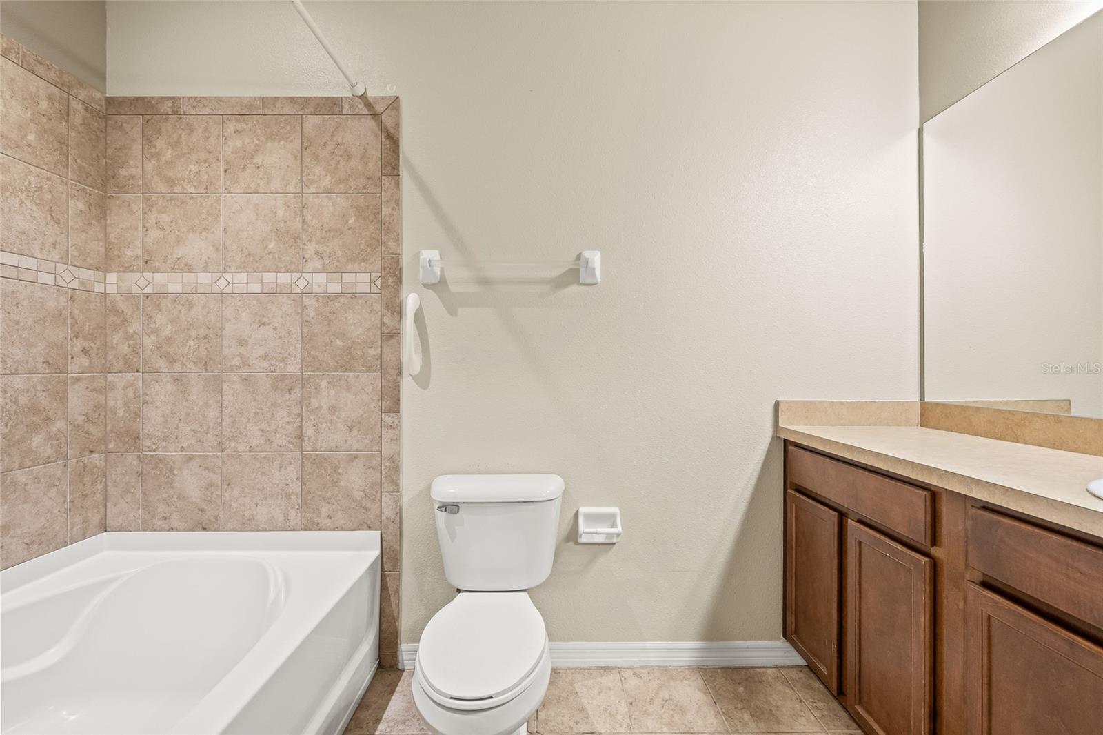 FISHHAWK RANCH TWNHMS PH - Residential