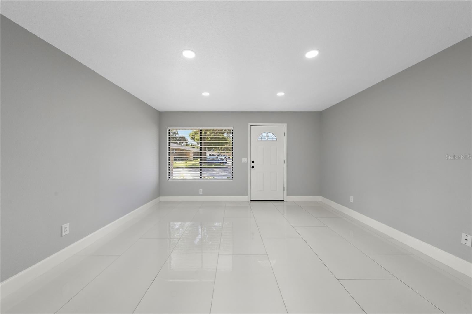 725 NORTHLAKE BOULEVARD 18