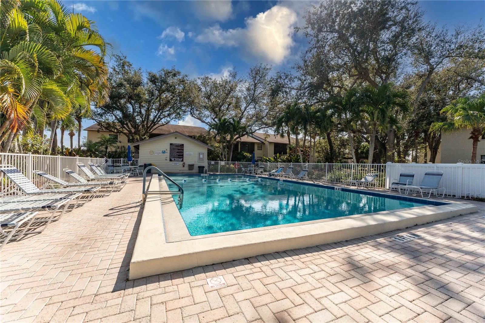 BIRD BAY V - Residential