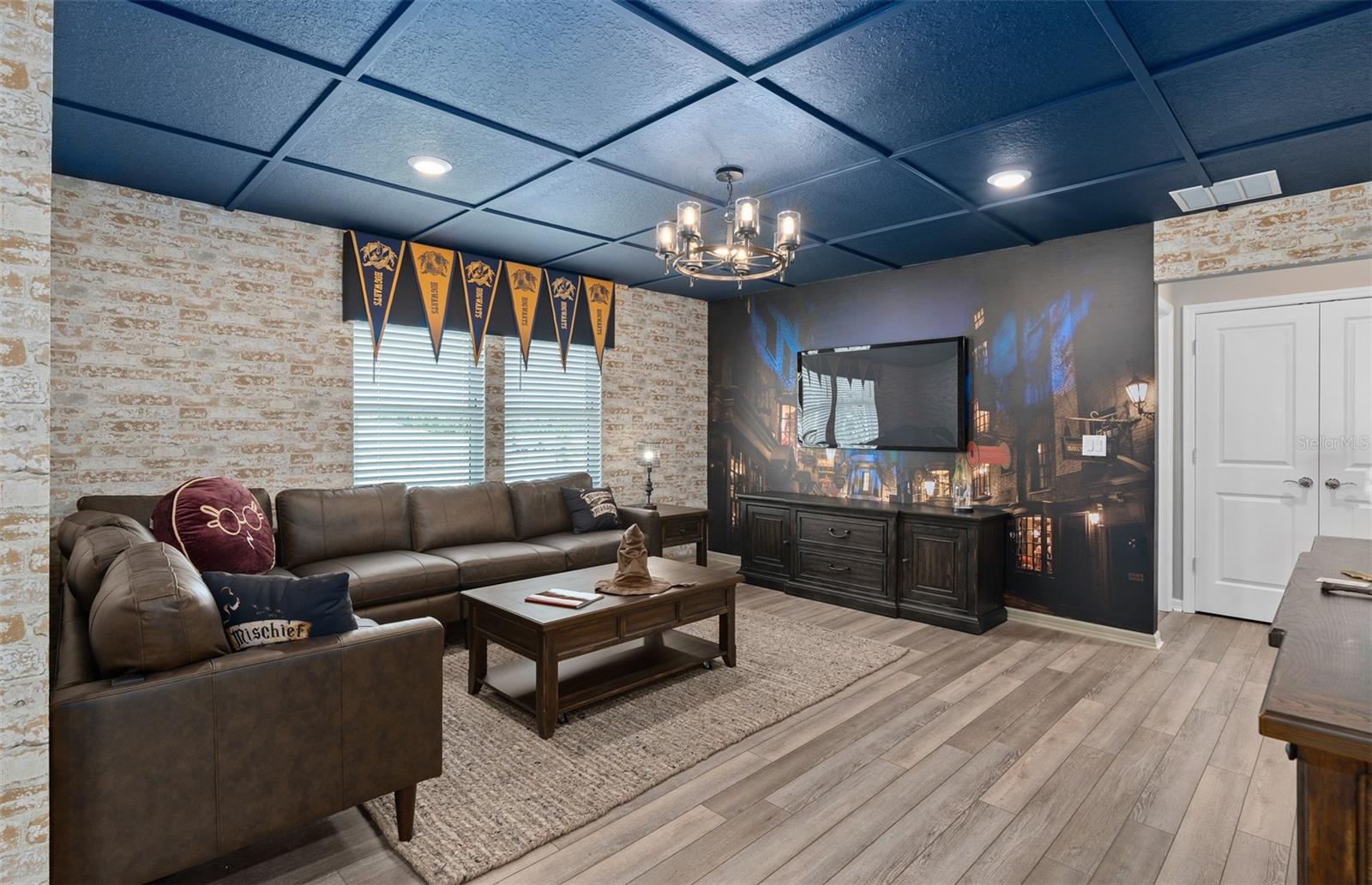 WINDSOR CAY - Residential