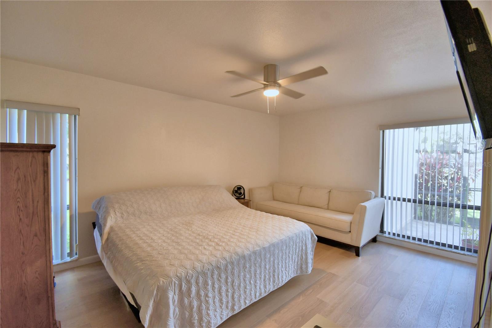 ASPENWOOD AT GRENELEFE PH 01 CONDO - Residential