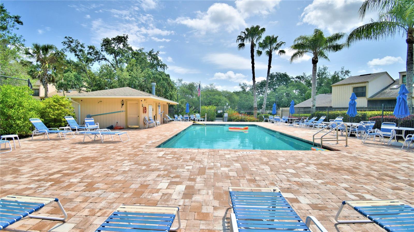 ASPENWOOD AT GRENELEFE PH 01 CONDO - Residential