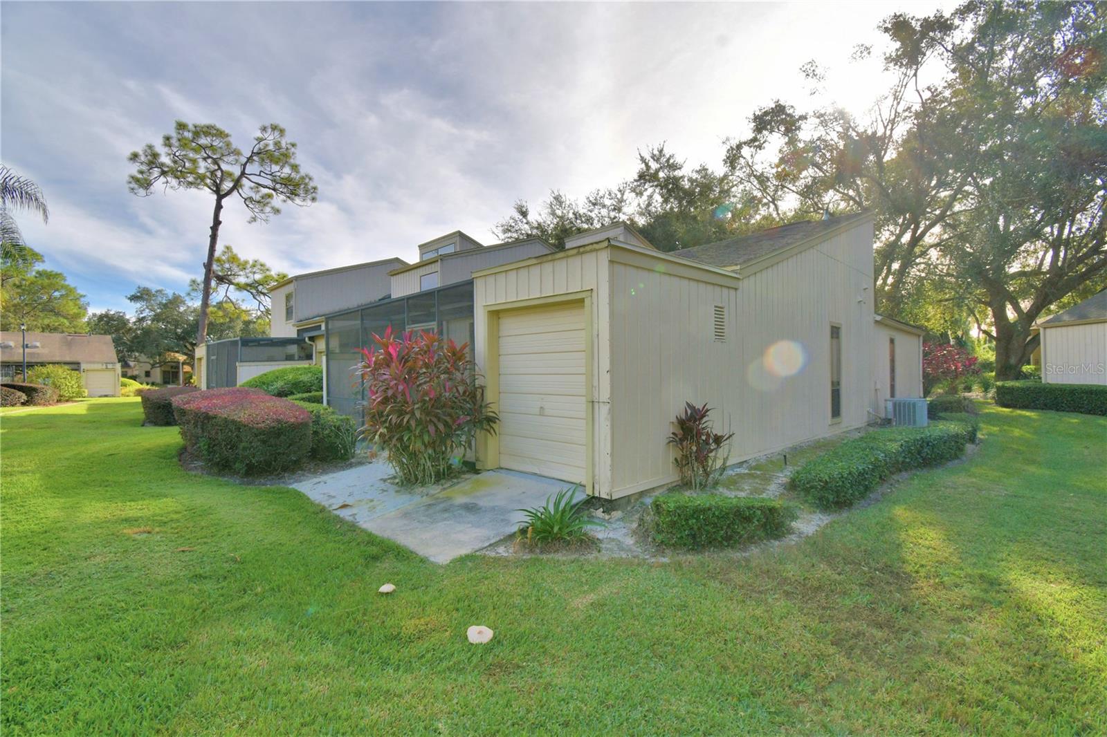 ASPENWOOD AT GRENELEFE PH 01 CONDO - Residential