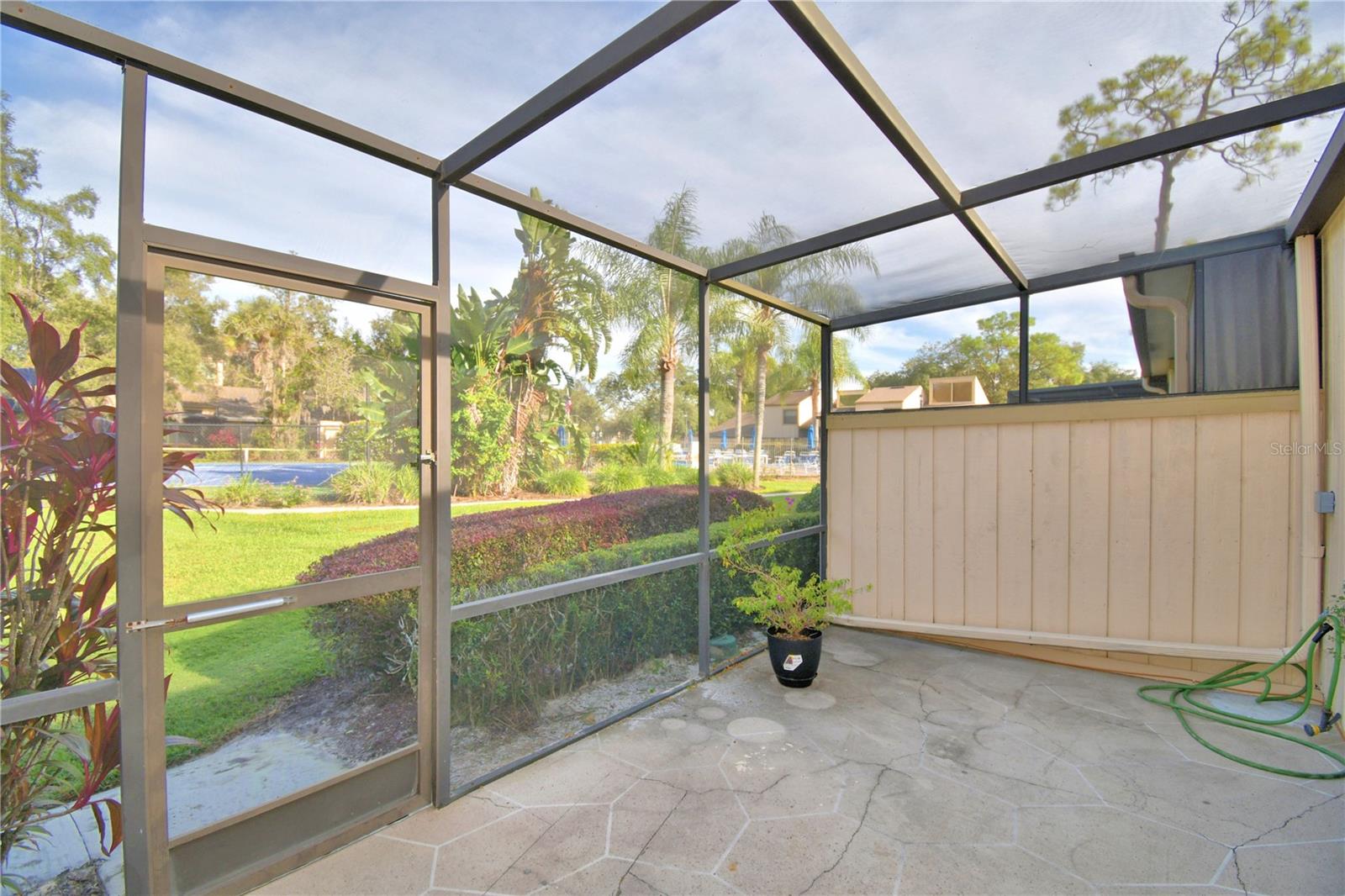 ASPENWOOD AT GRENELEFE PH 01 CONDO - Residential