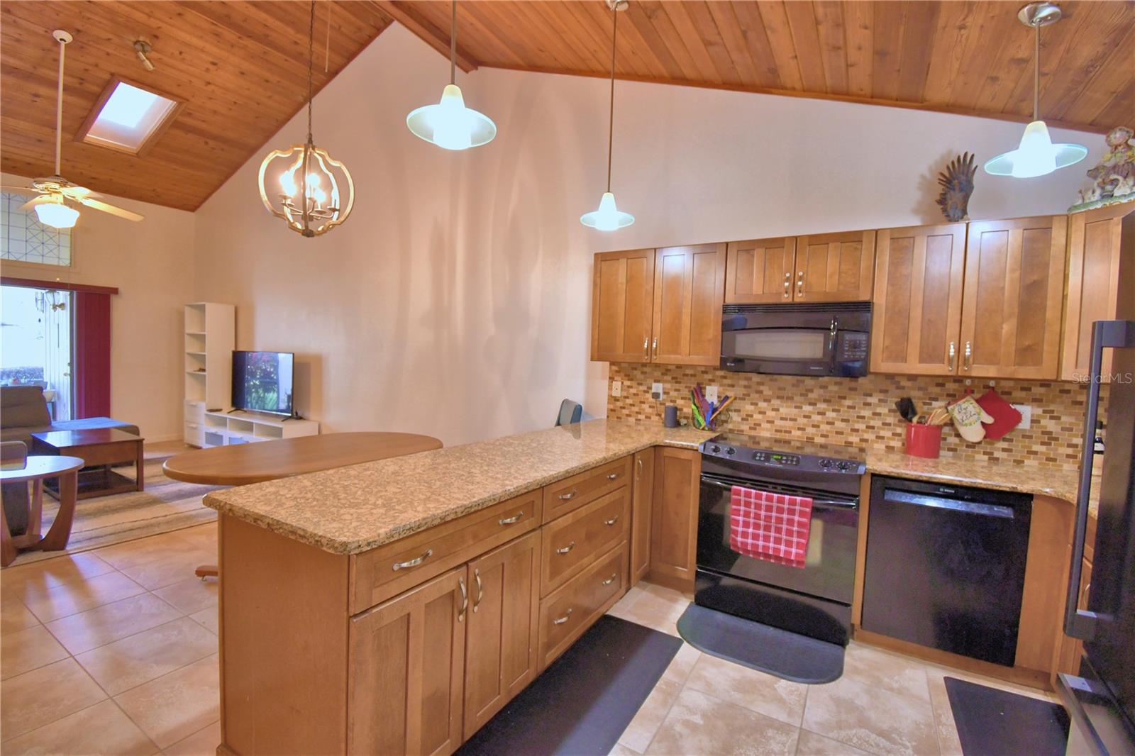 ASPENWOOD AT GRENELEFE PH 01 CONDO - Residential