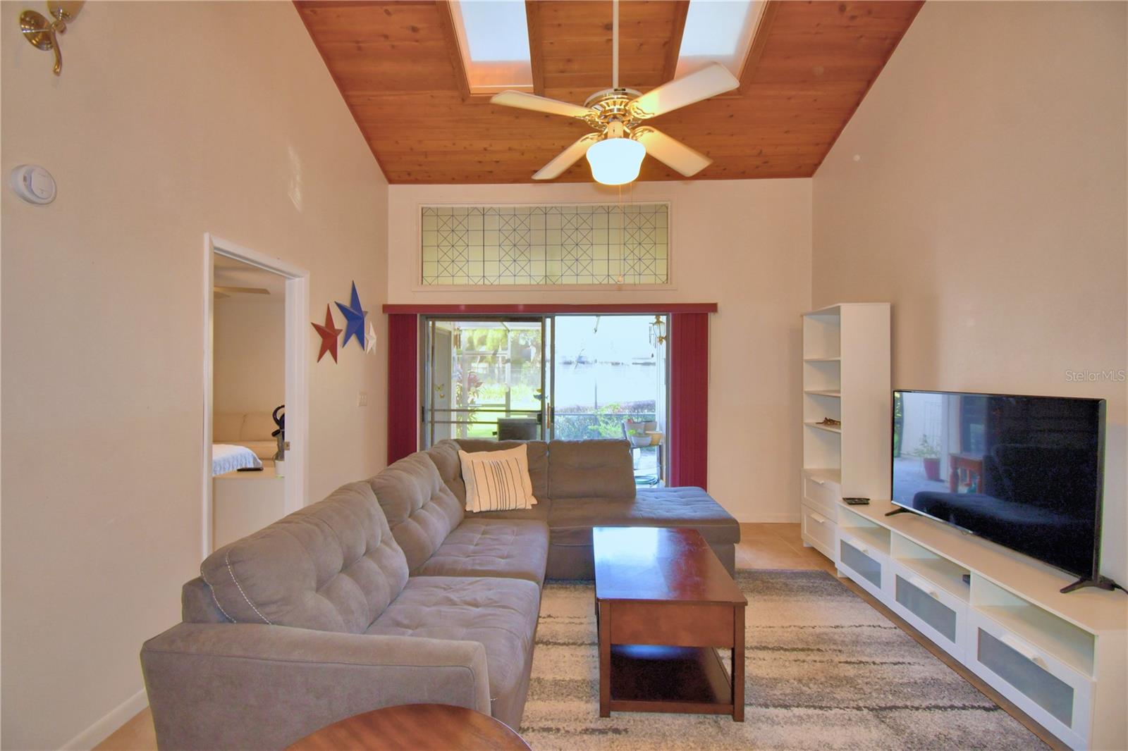 ASPENWOOD AT GRENELEFE PH 01 CONDO - Residential