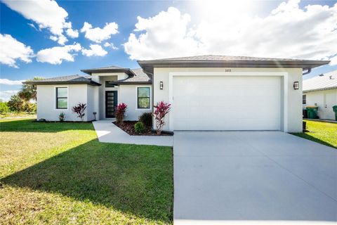 A home in PORT CHARLOTTE