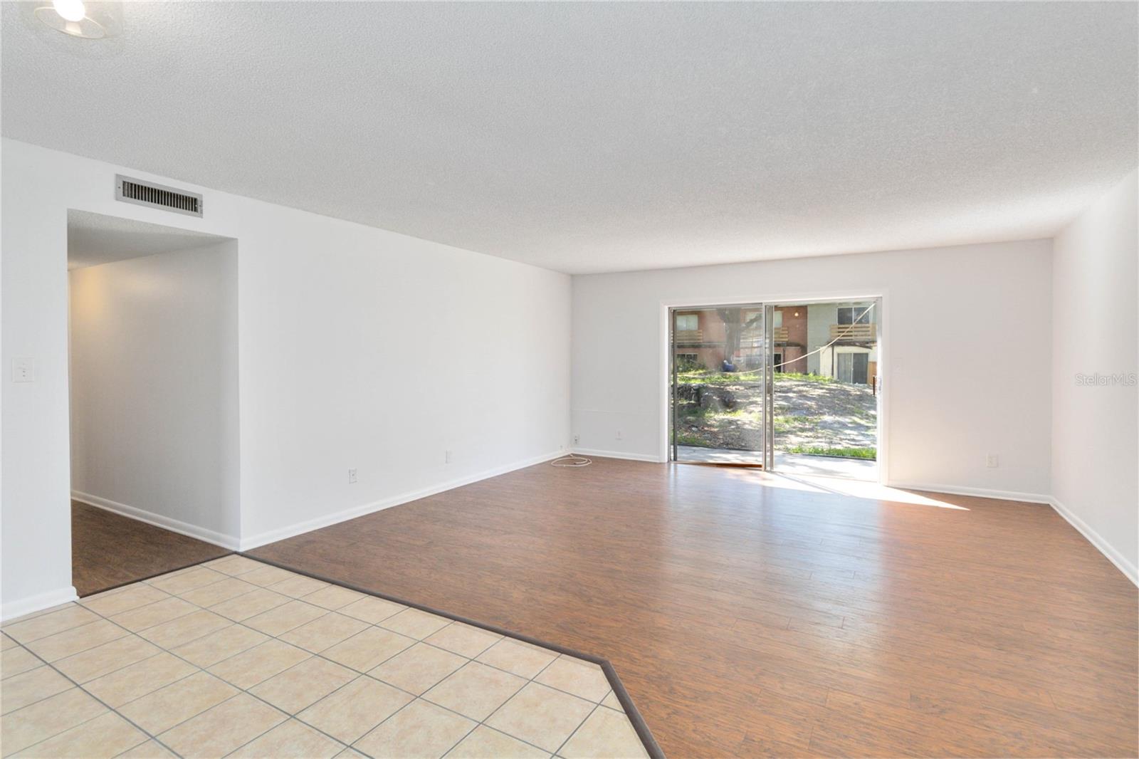 COLONIES - Residential