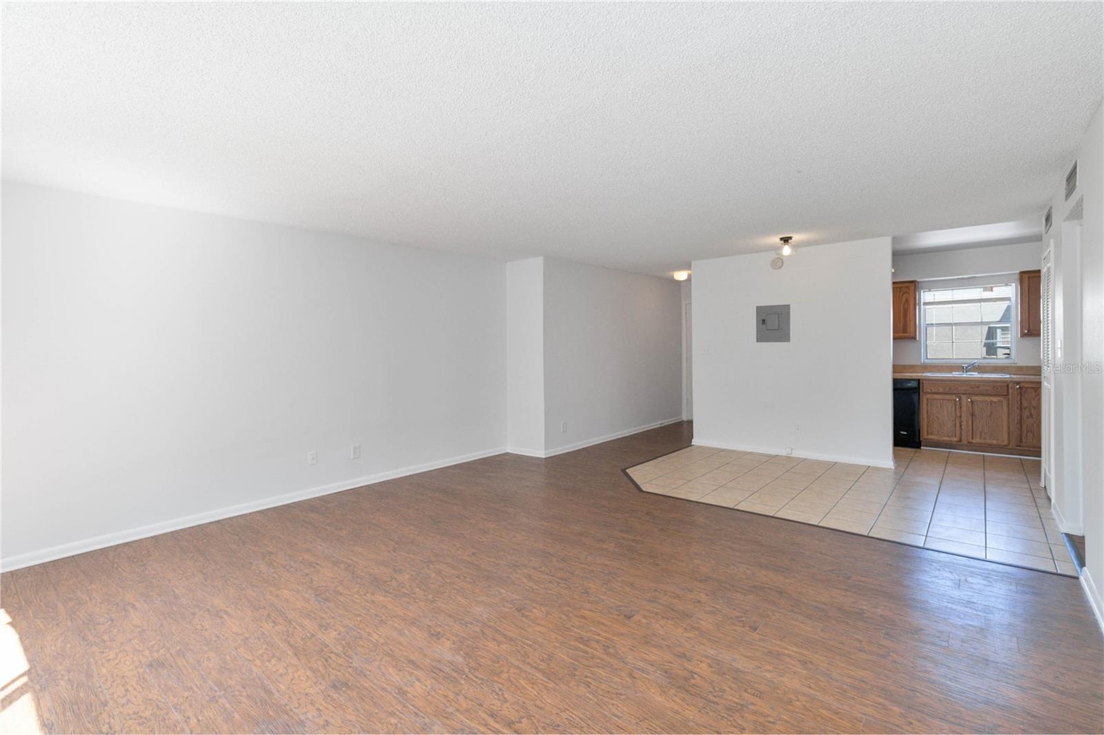 COLONIES - Residential