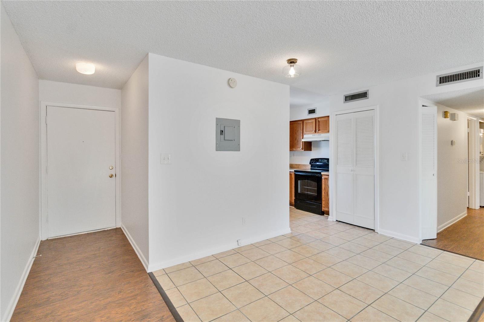 COLONIES - Residential