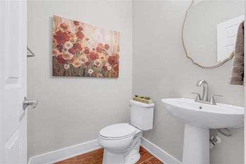 Tiny photo for 313 Blue Cypress Drive, Groveland, FL 34736 (MLS # G5102294)