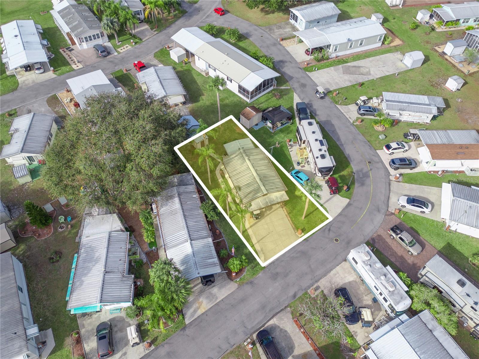 SADDLEBAG LAKE - Residential