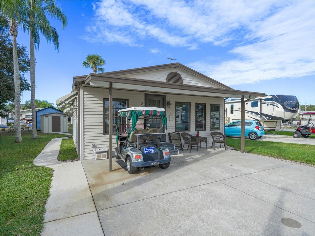 Photo of 3 Grayhackle Street, Lake Wales, FL 33898 (MLS # K4903151)