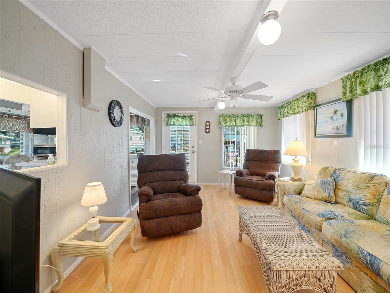 SADDLEBAG LAKE - Residential