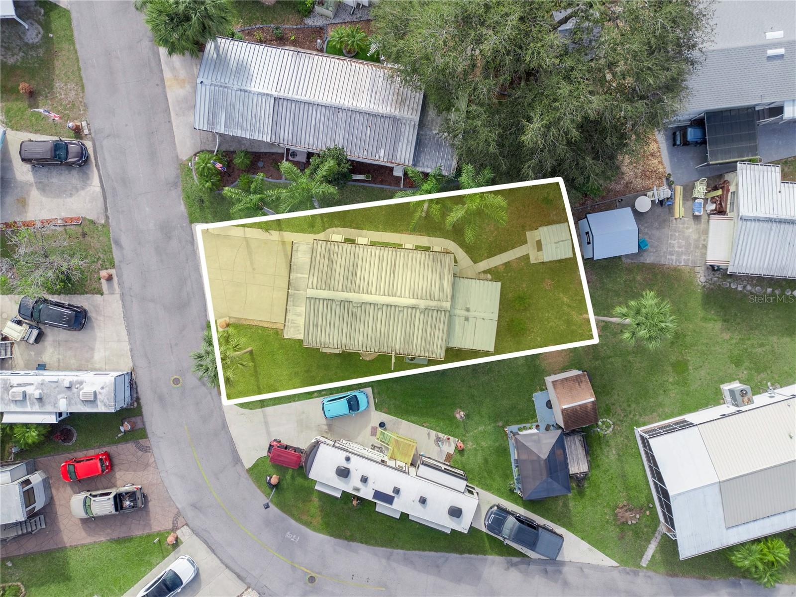 SADDLEBAG LAKE - Residential