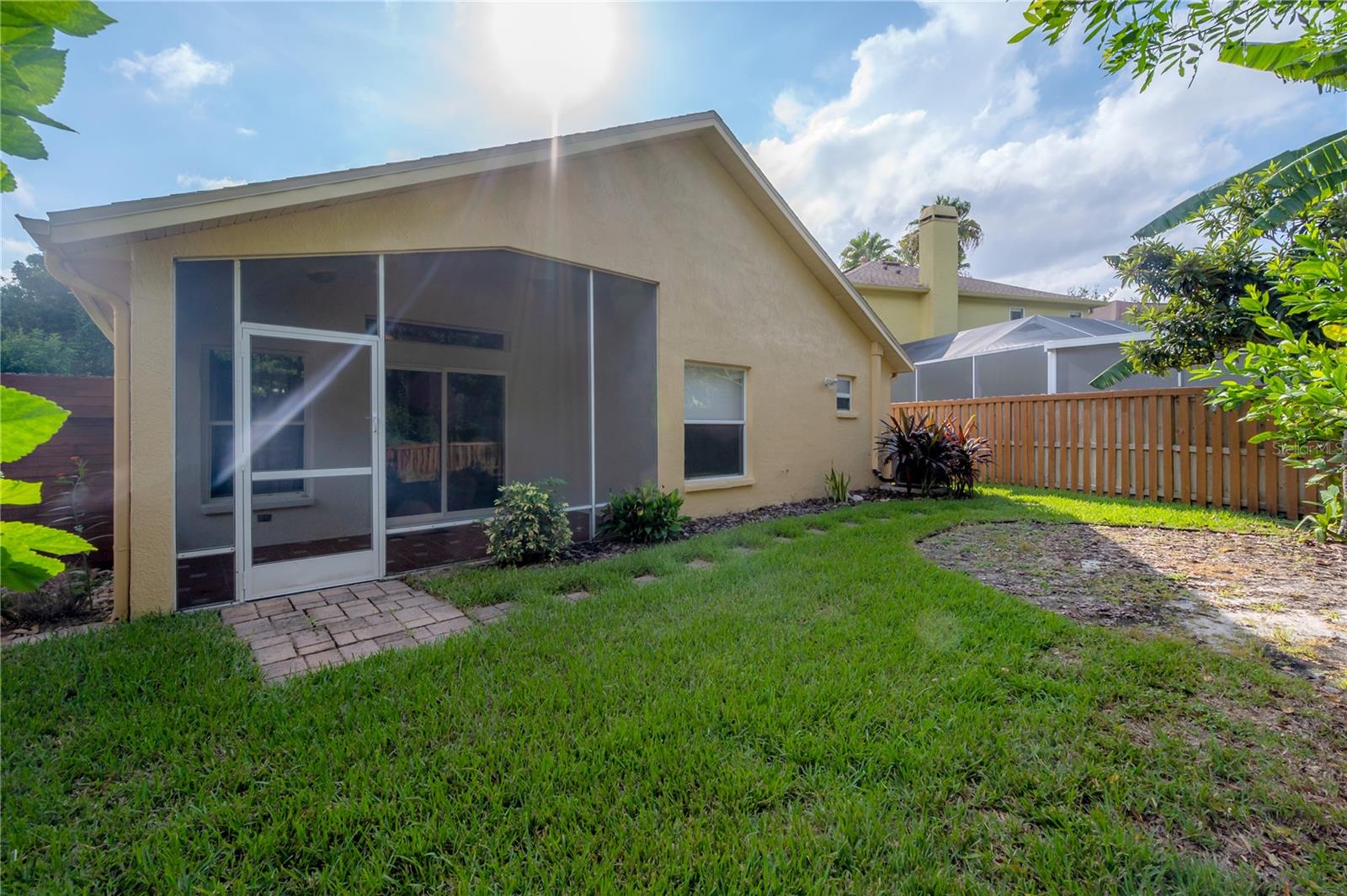 WESTCHASE SEC 372 & PARK SITE - Residential Lease