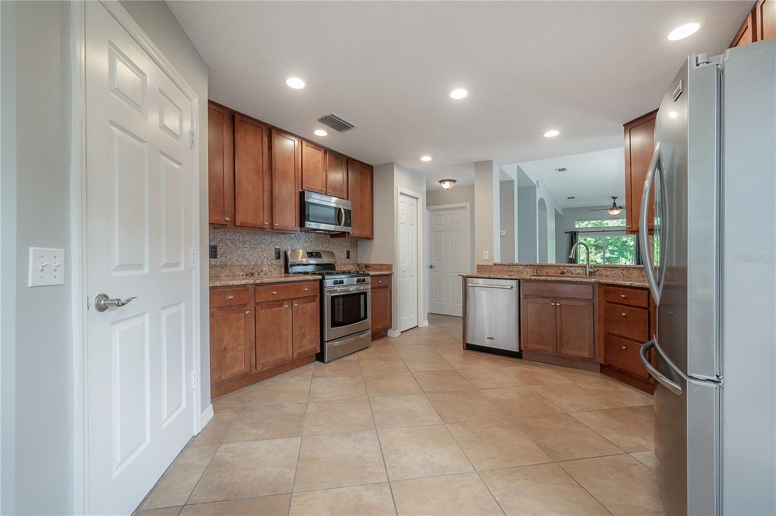 WESTCHASE SEC 372 & PARK SITE - Residential Lease