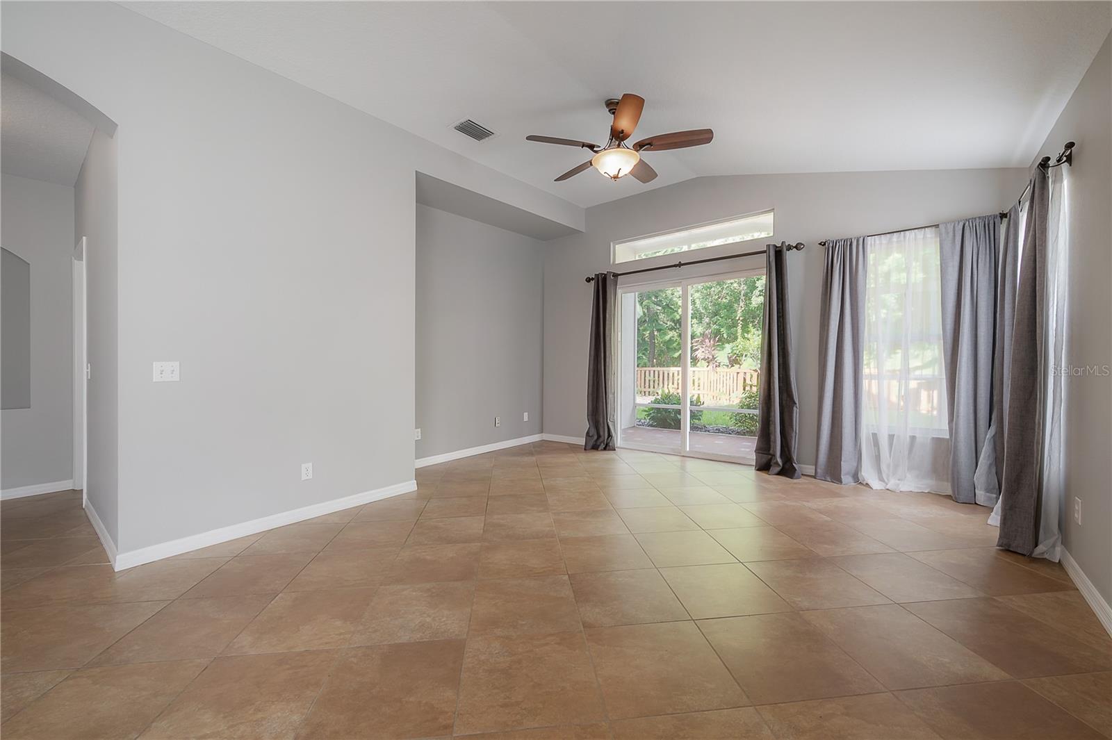 WESTCHASE SEC 372 & PARK SITE - Residential Lease